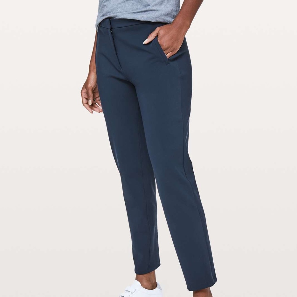 Lululemon On the Move Pant *26.5 - True Navy (Size 2)